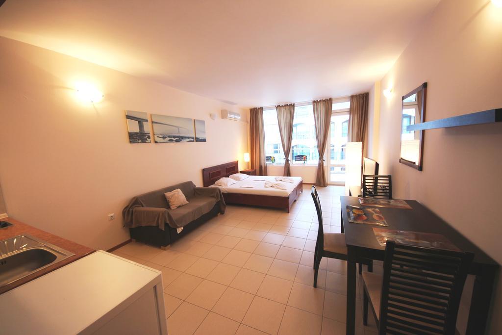 Menada Apartments In Slântsjev Brjag Eksteriør bilde