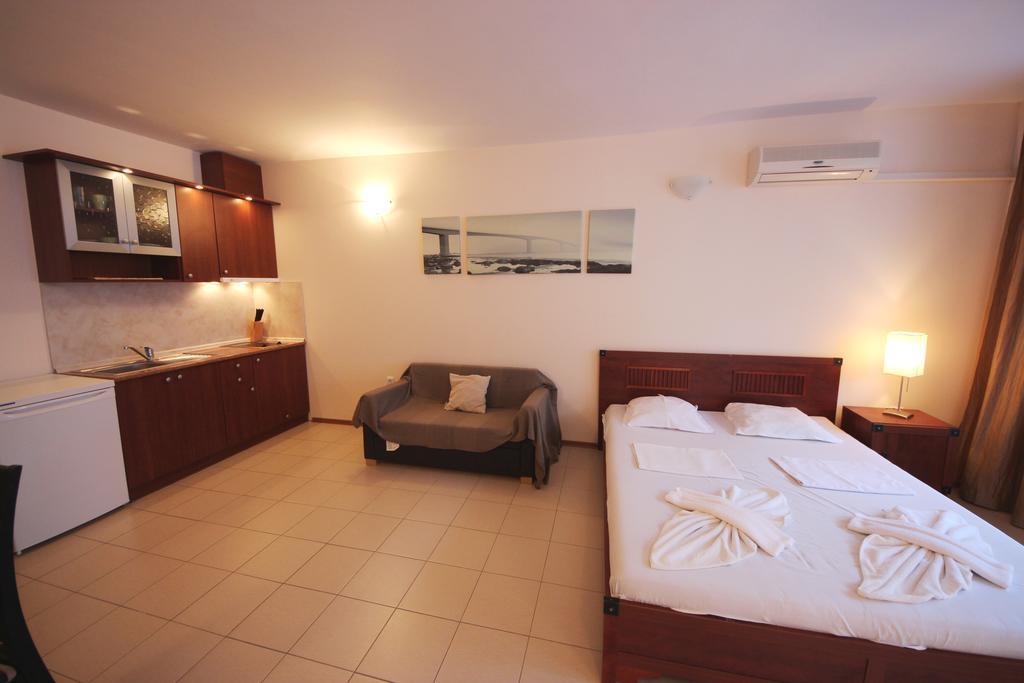 Menada Apartments In Slântsjev Brjag Eksteriør bilde